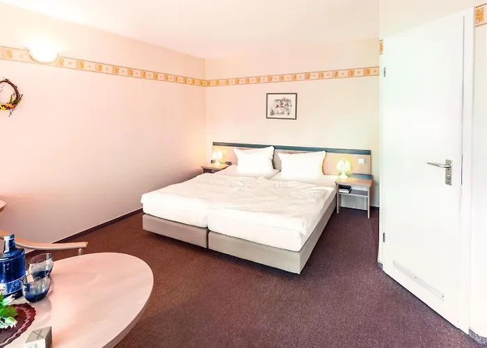 Hotel Lindengarten Kleinzerlang